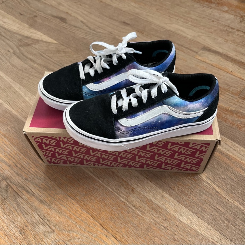 Vans ComfyCush Old Skool Galaxy Sneakers – Black Suede, Size 2.5